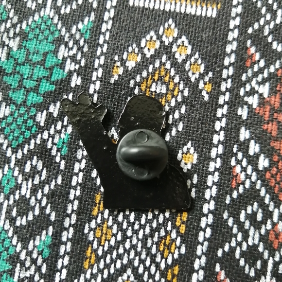 📍2/20$ Homer Simpson Wu-Tang Enamel Pin NWOT - Picture 3 of 5